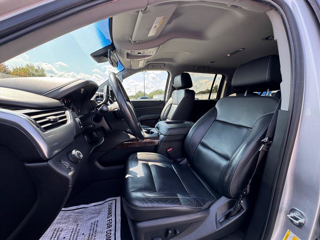 Used 2019 Chevrolet Suburban LT RWD image 18