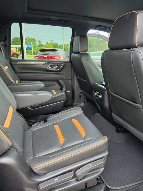 Used 2024 GMC Yukon XL AT4 w/ AT4 Premium Plus Package AWD/4WD image 30