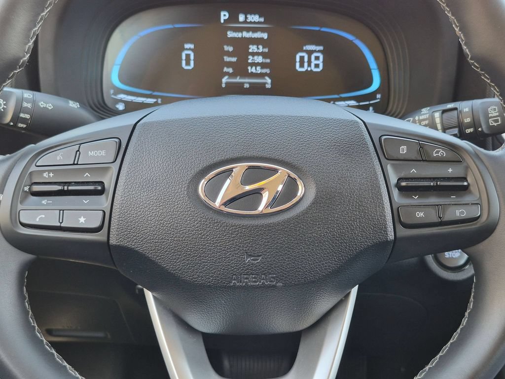 Used 2025 Hyundai Venue SEL FWD image 23