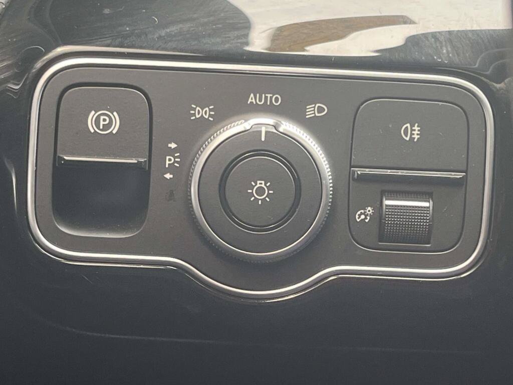 Certified 2023 Mercedes-Benz CLA 250 4MATIC image 32