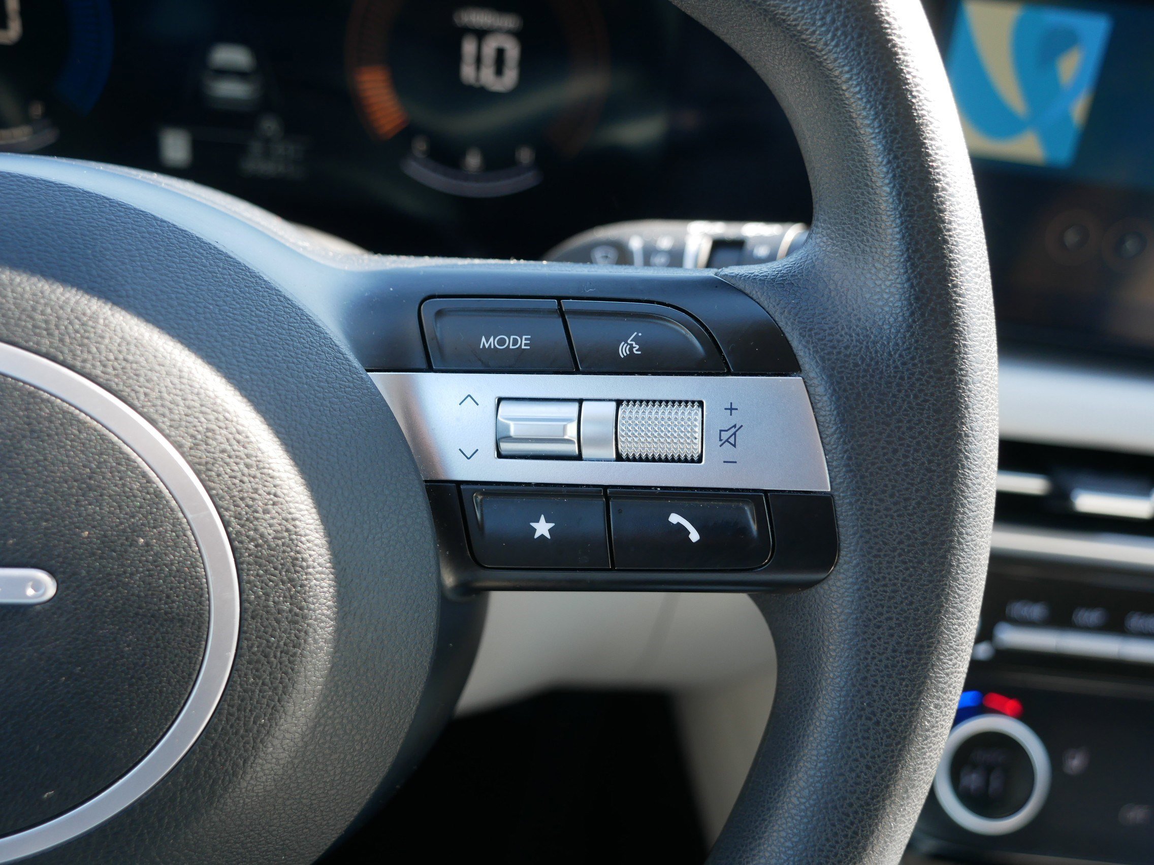 Certified 2025 Hyundai Tucson SEL image 30