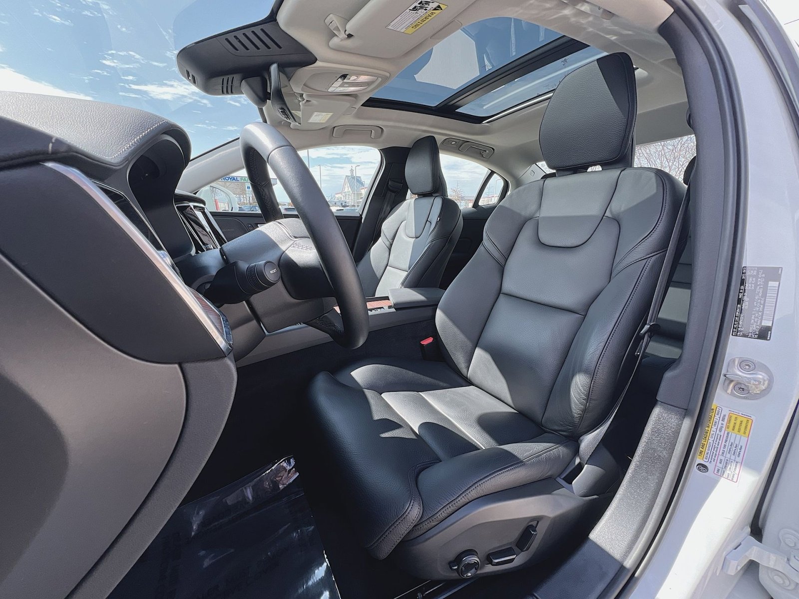 Certified 2023 Volvo S60 B5 Ultimate image 13