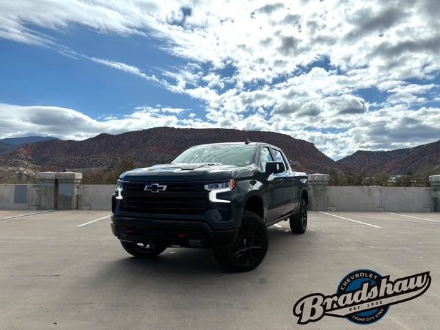 Used 2025 Chevrolet Silverado 1500 LT Trail Boss w/ Convenience Package II AWD/4WD image 1