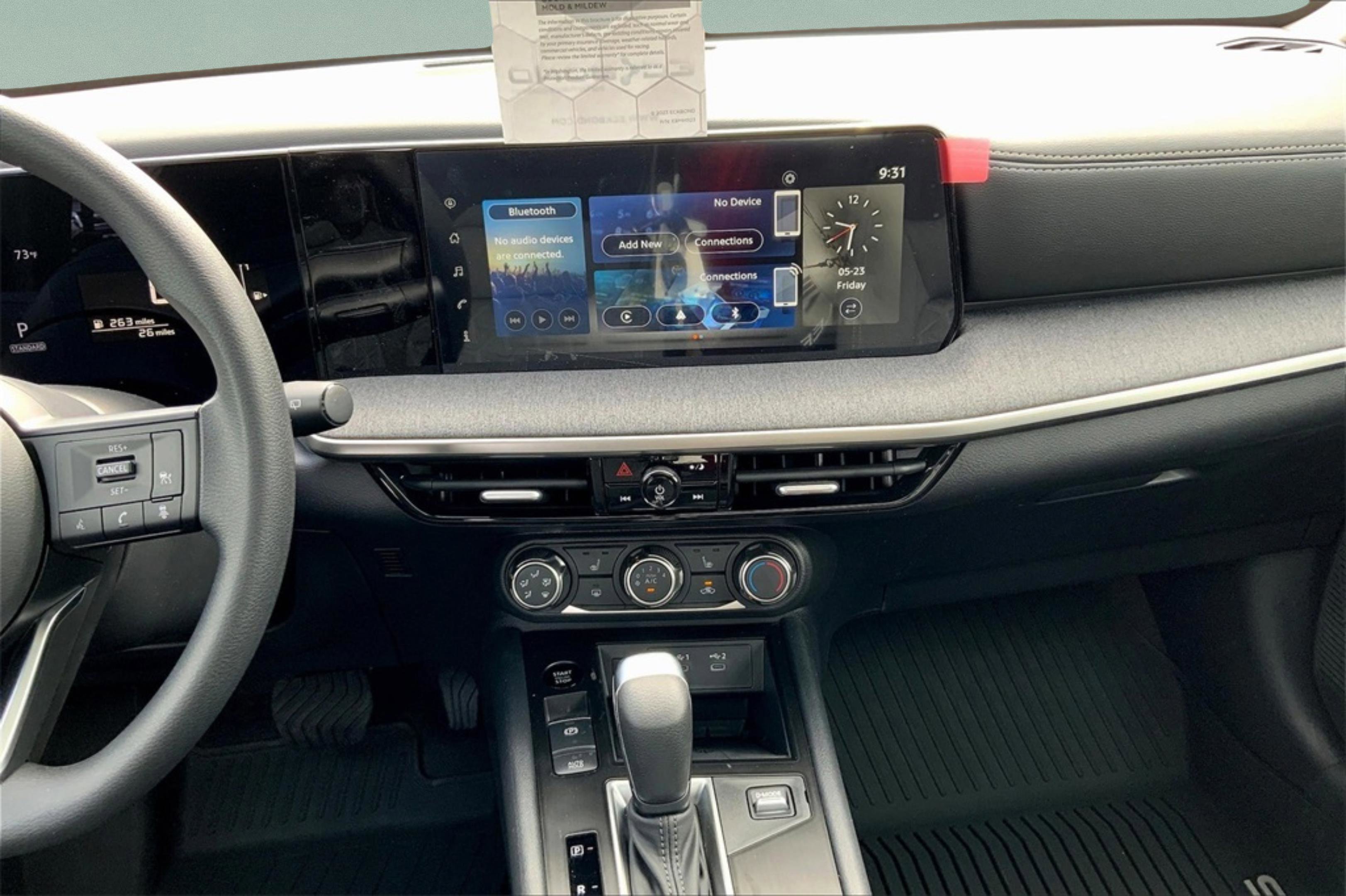 New 2025 Nissan Kicks SV w/ SV Premium Package image 8