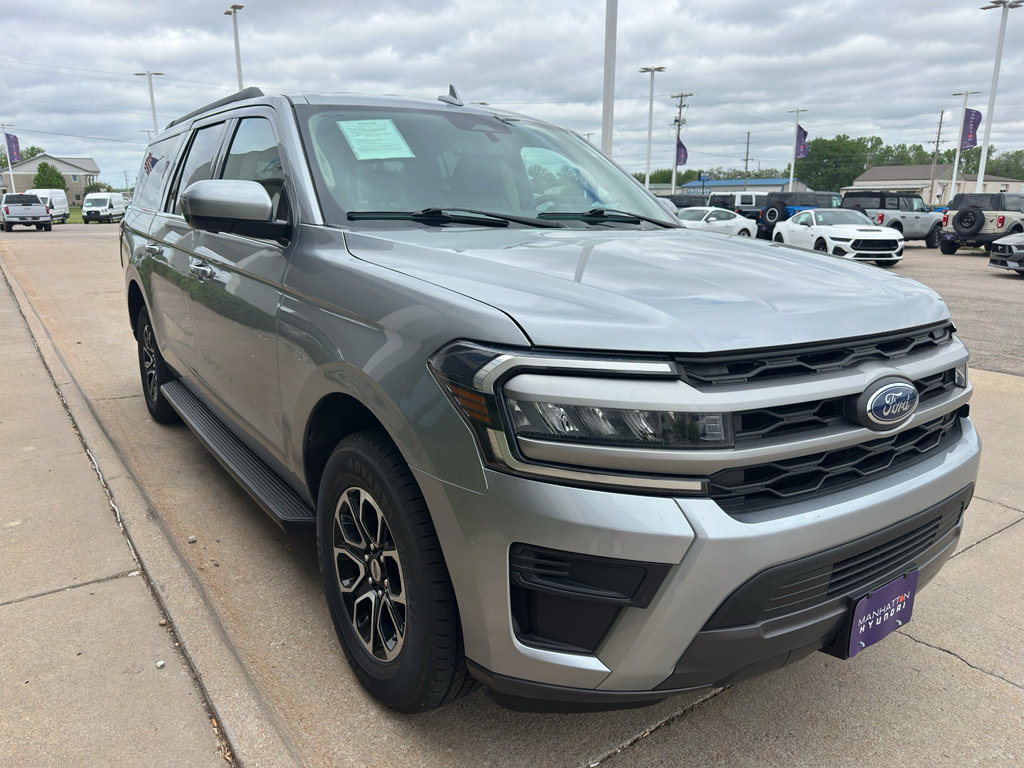 Used 2024 Ford Expedition Max XLT AWD/4WD image 2