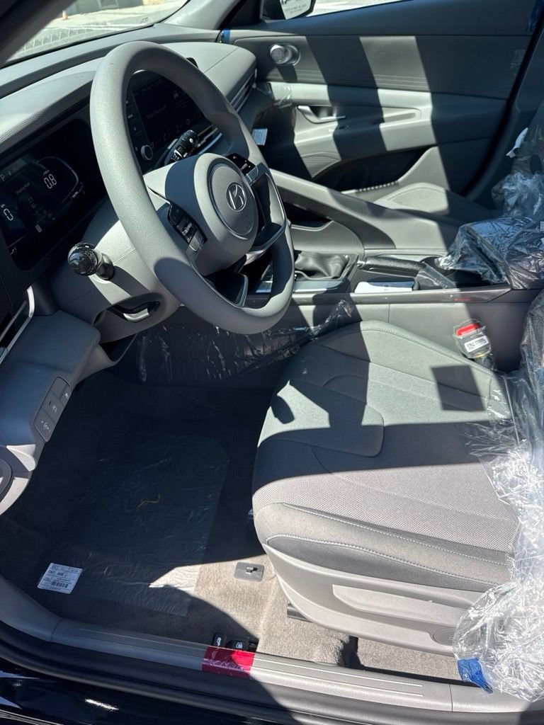 New 2026 Hyundai Elantra SE FWD image 9