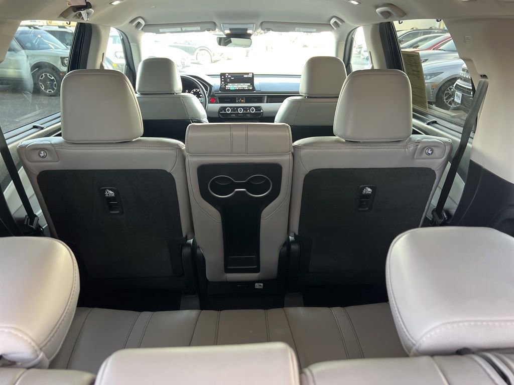 Used 2025 Honda Pilot EX-L image 17