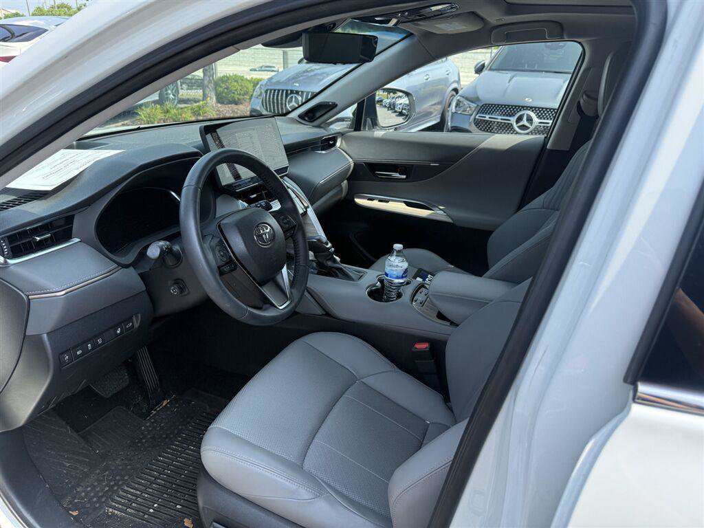 Used 2024 Toyota Venza Limited AWD/4WD image 10