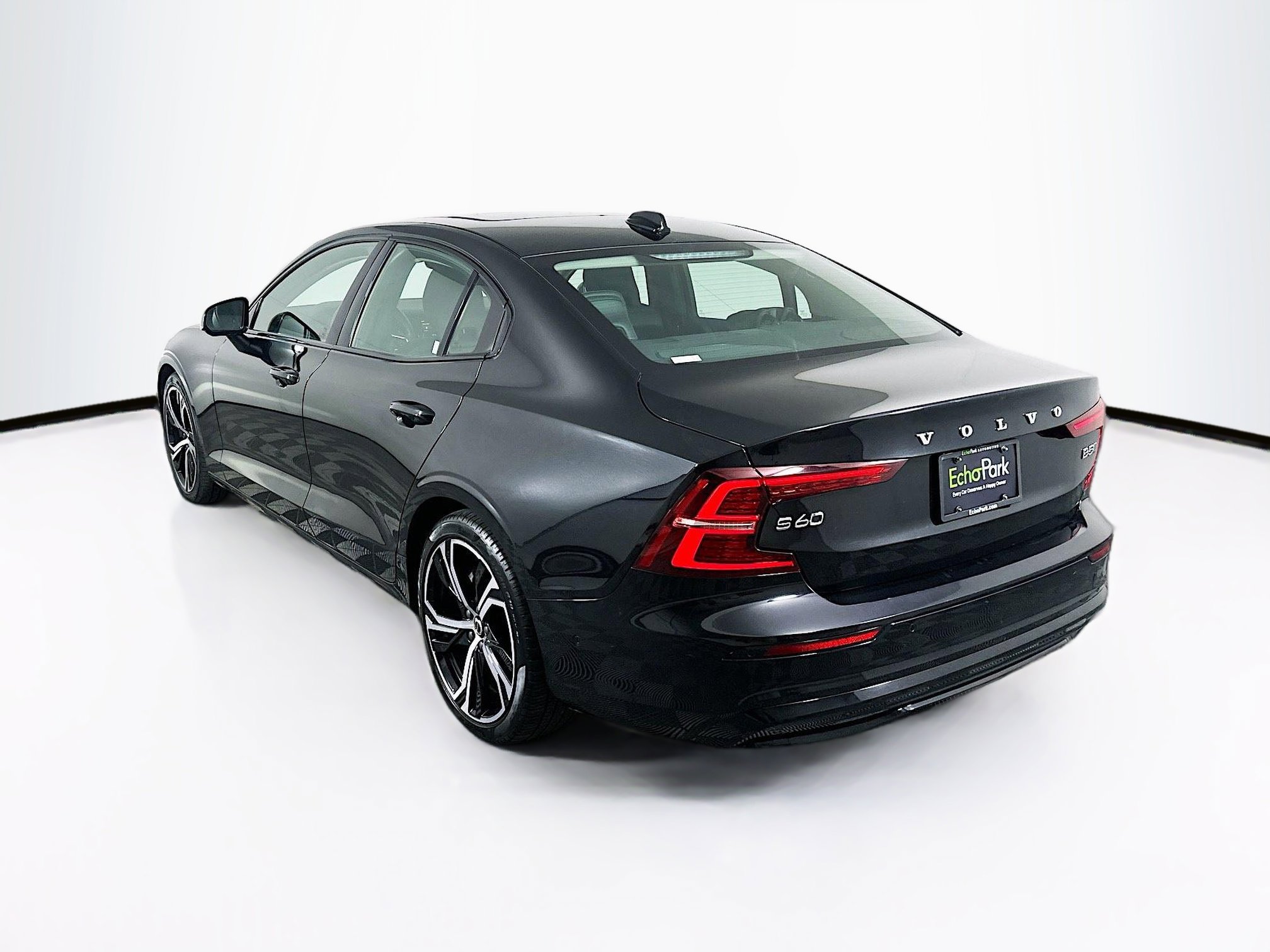 Used 2024 Volvo S60 B5 Plus image 5