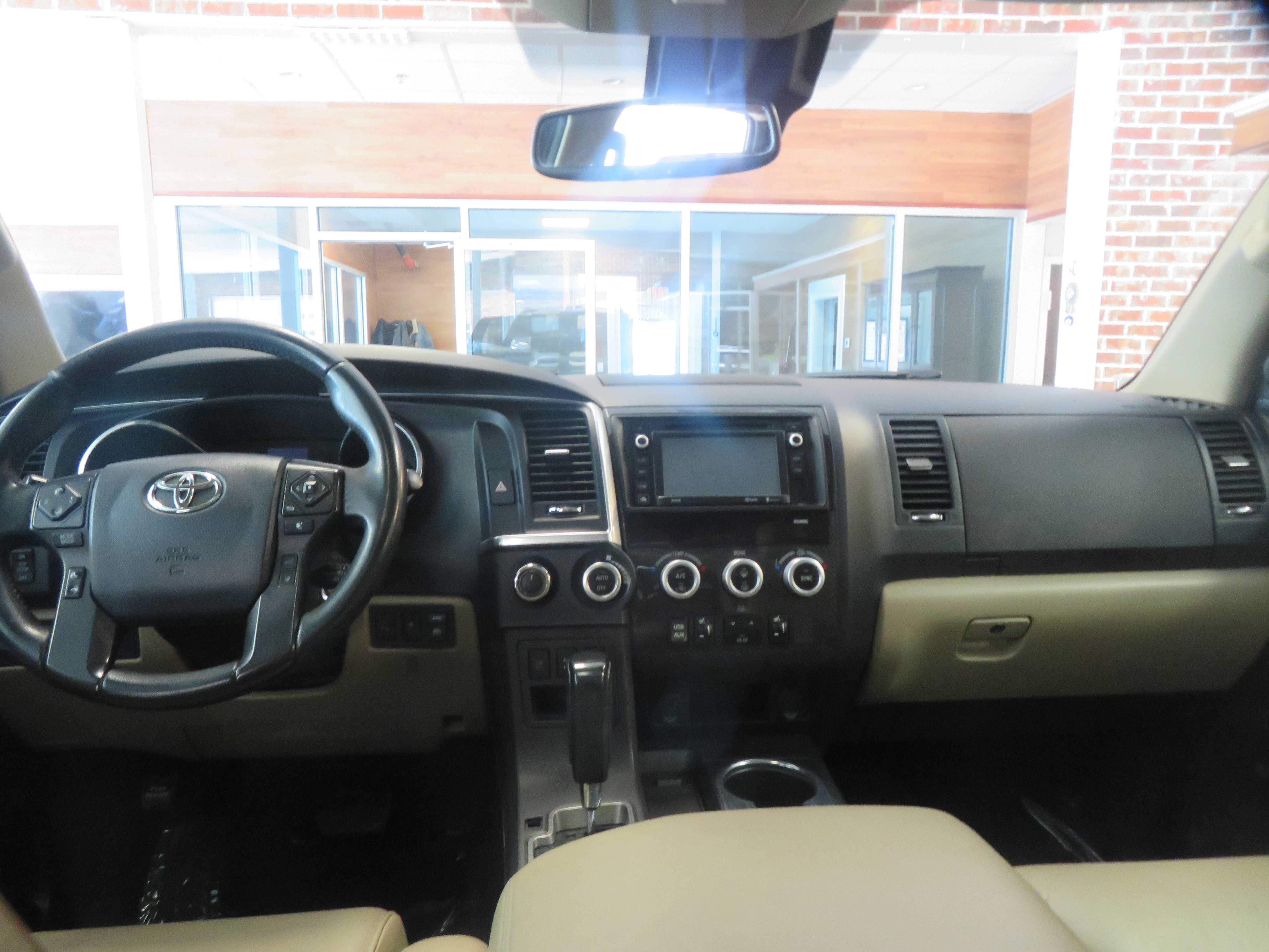 Used 2018 Toyota Sequoia Limited w/ Safety & Convenience Package AWD/4WD image 58