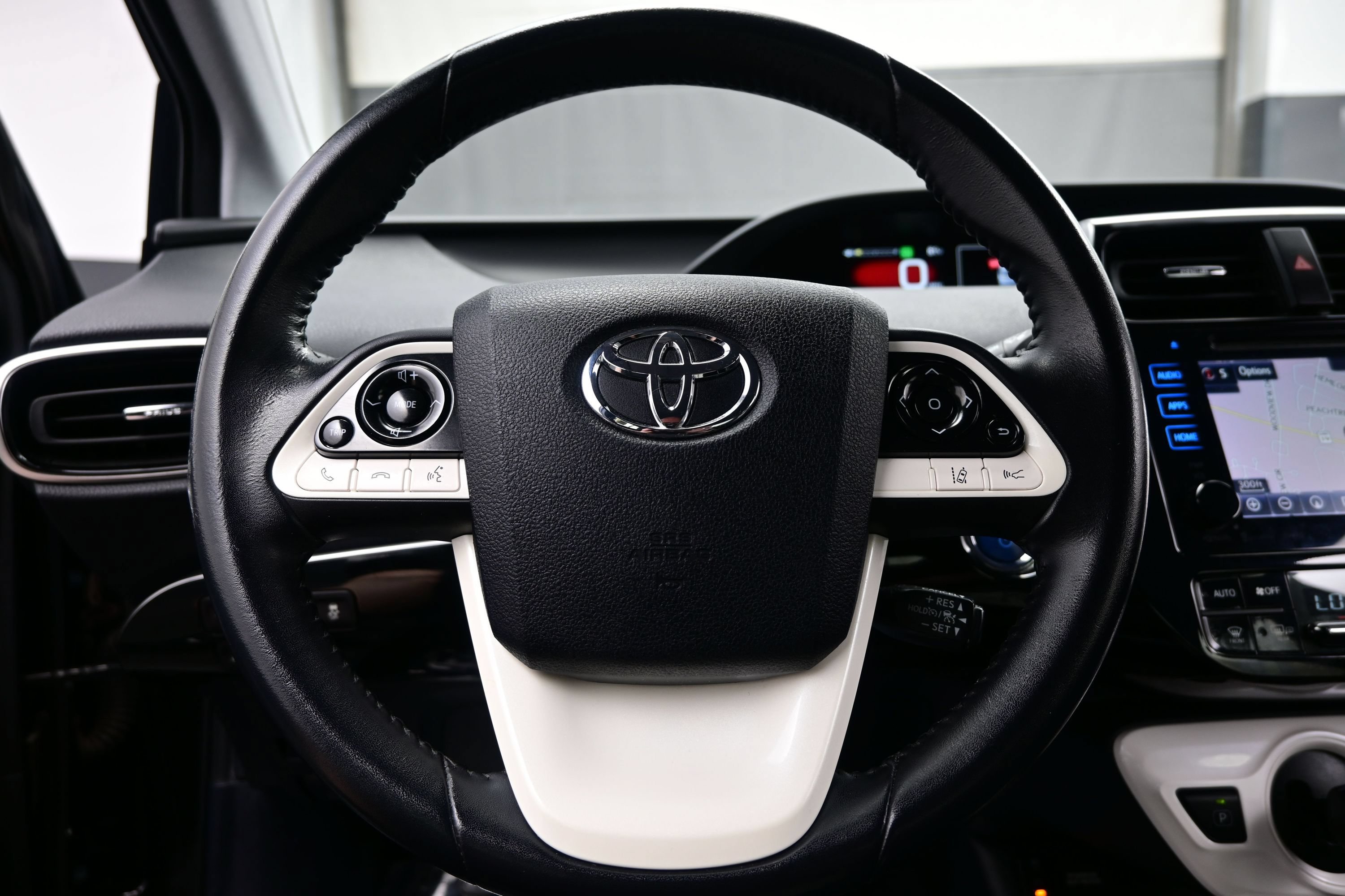 Used 2017 Toyota Prius Four w/ Advanced Technology Package FWD image 26