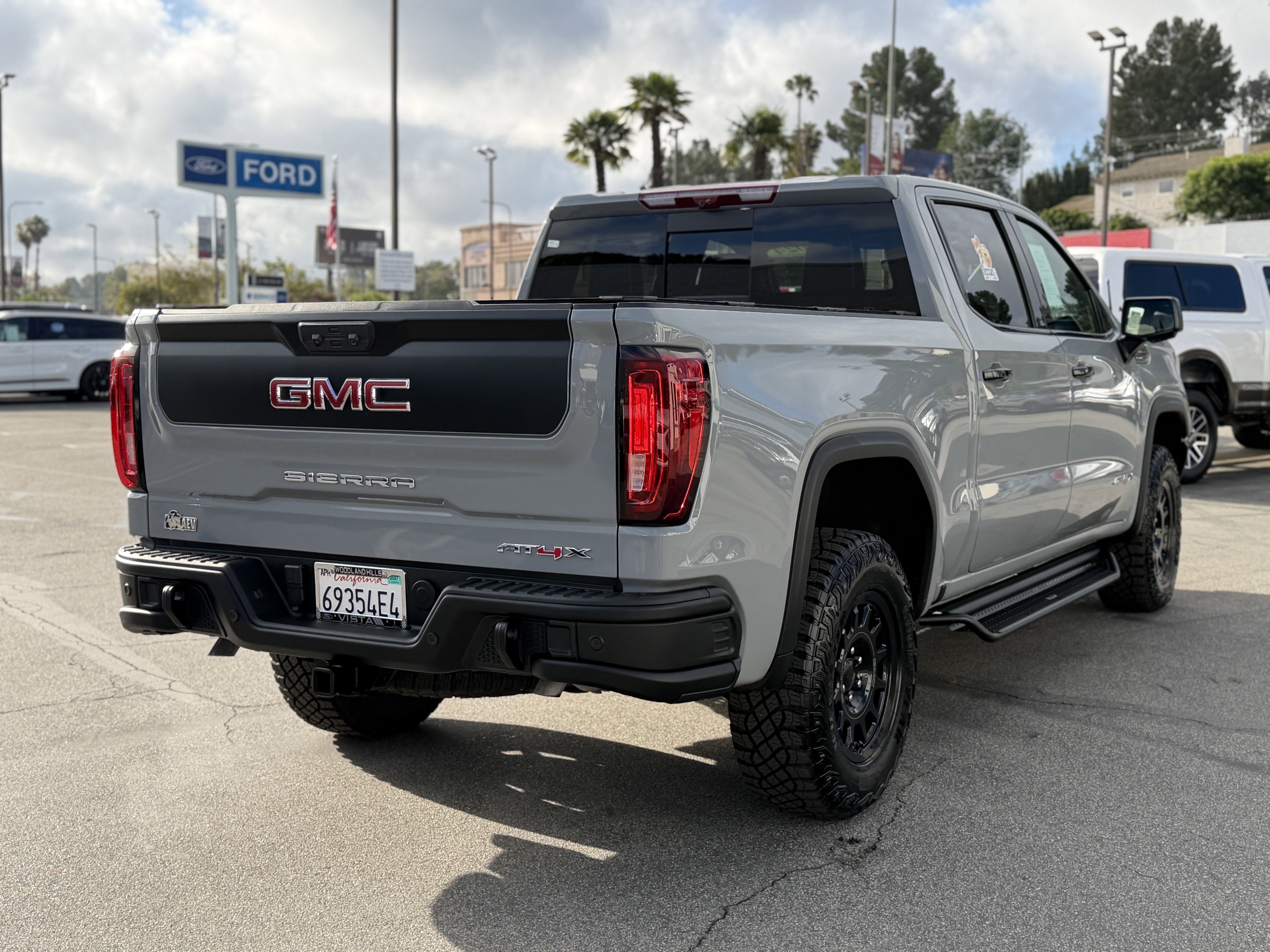 Used 2024 GMC Sierra 1500 AT4X w/ AT4X AEV Edition AWD/4WD image 7
