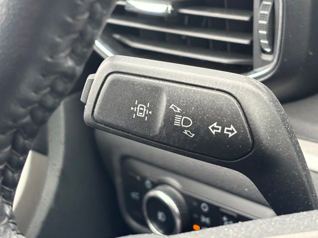 Used 2023 Ford Explorer XLT w/ Equipment Group 202A AWD/4WD image 23