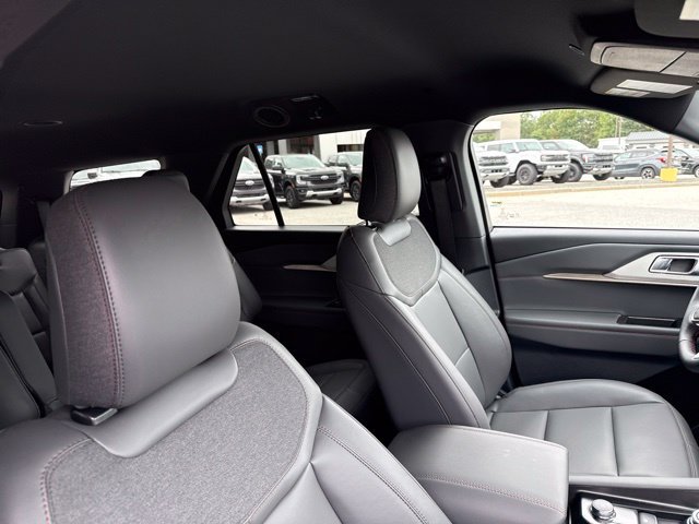 New 2027 Ford Explorer Active w/ Active Comfort Package RWD image 16