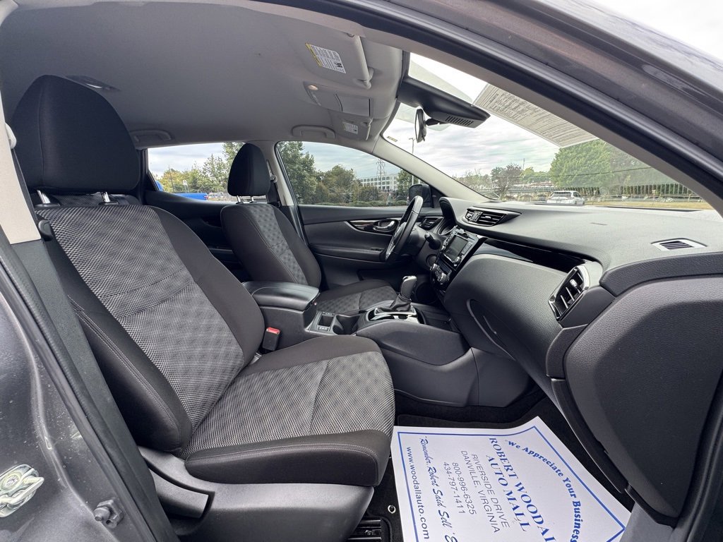 Used 2022 Nissan Rogue Sport SV image 9