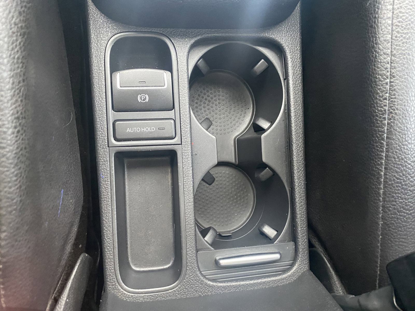 Used 2011 Volkswagen Tiguan SE image 15