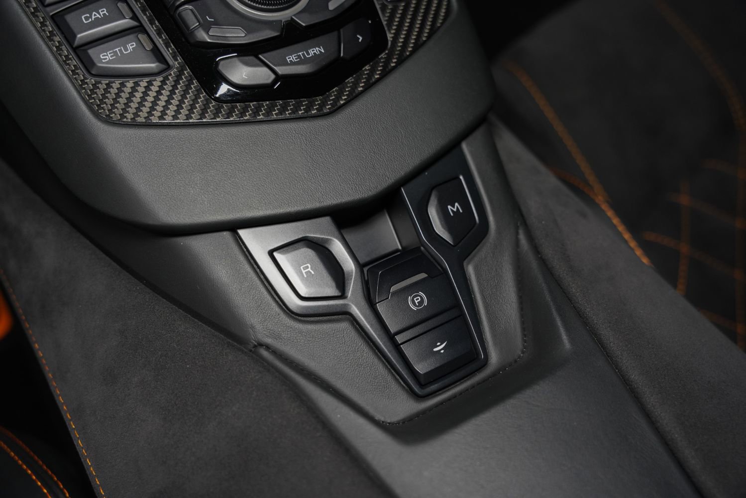 Used 2018 Lamborghini Aventador S image 41