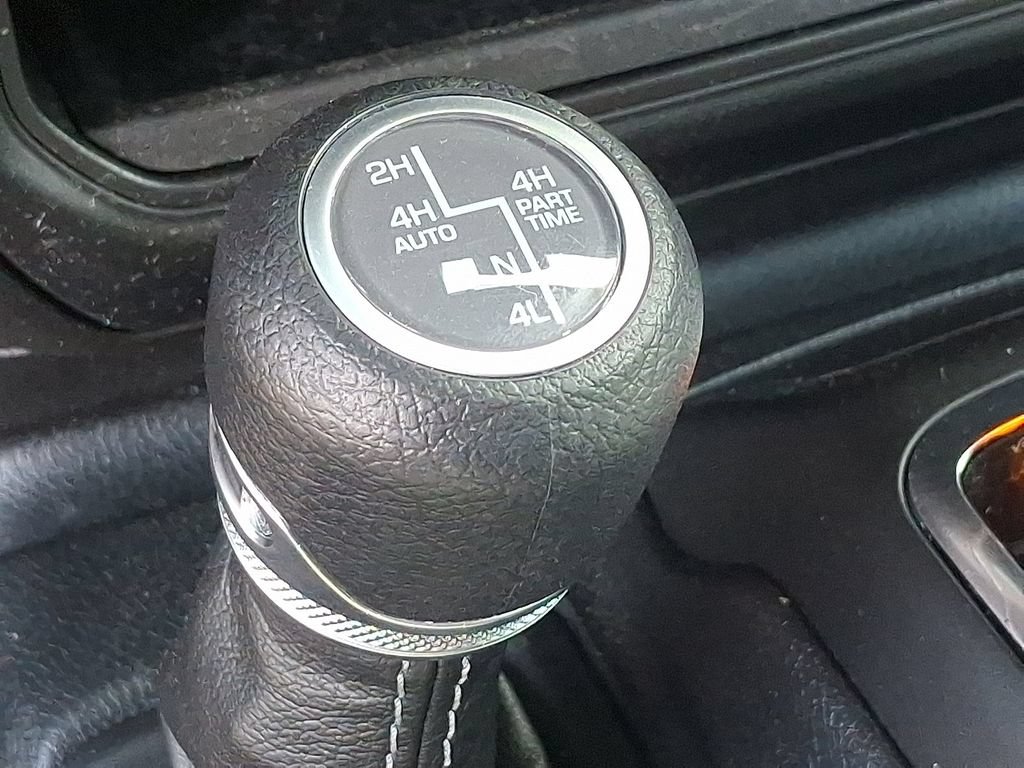 Used 2024 Jeep Wrangler Unlimited w/ Convenience Group AWD/4WD image 24