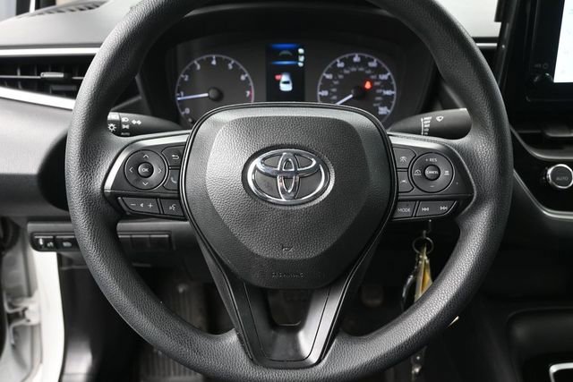 Used 2025 Toyota Corolla LE FWD image 13