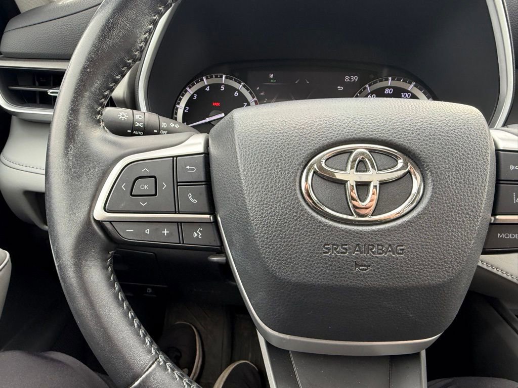 Used 2022 Toyota Highlander XLE image 13