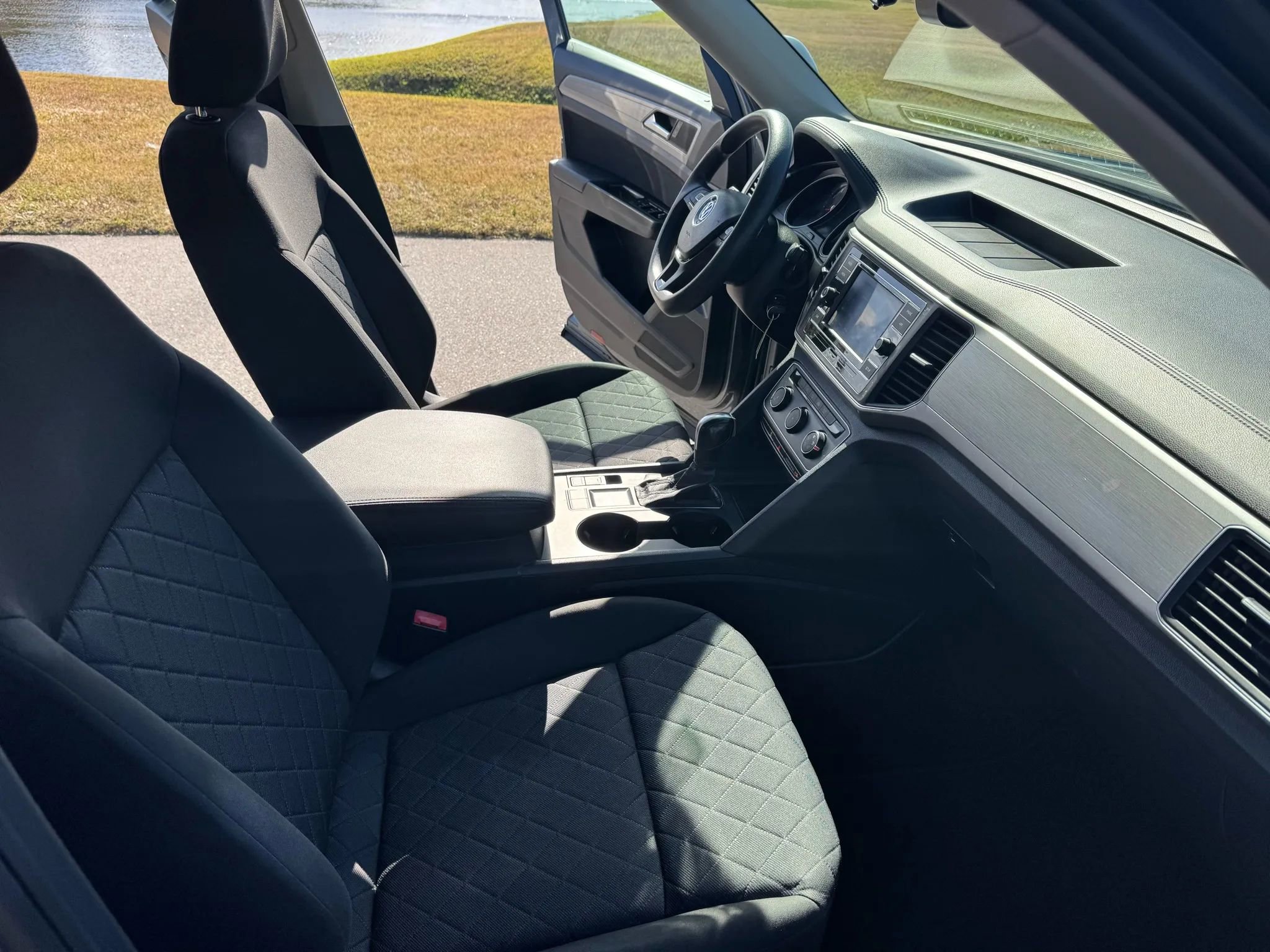 Used 2018 Volkswagen Atlas S image 11