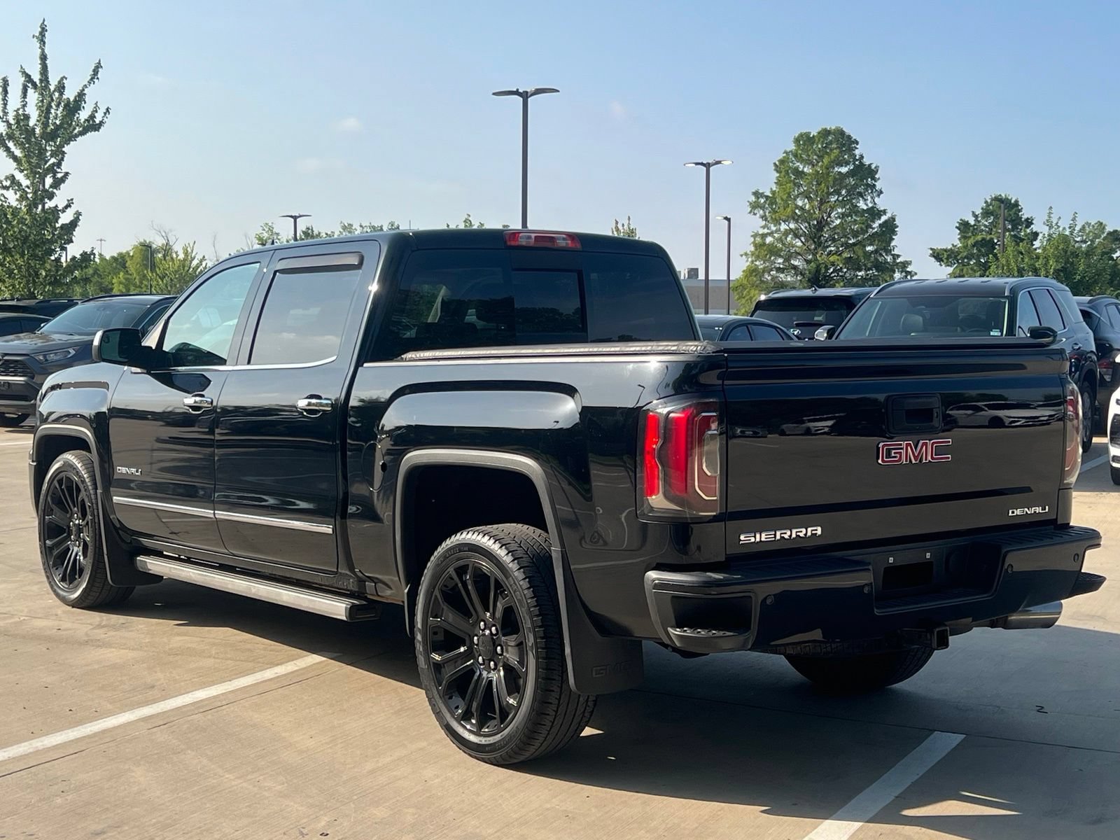 Used 2017 GMC Sierra 1500 Denali w/ Denali Ultimate Package AWD/4WD image 11
