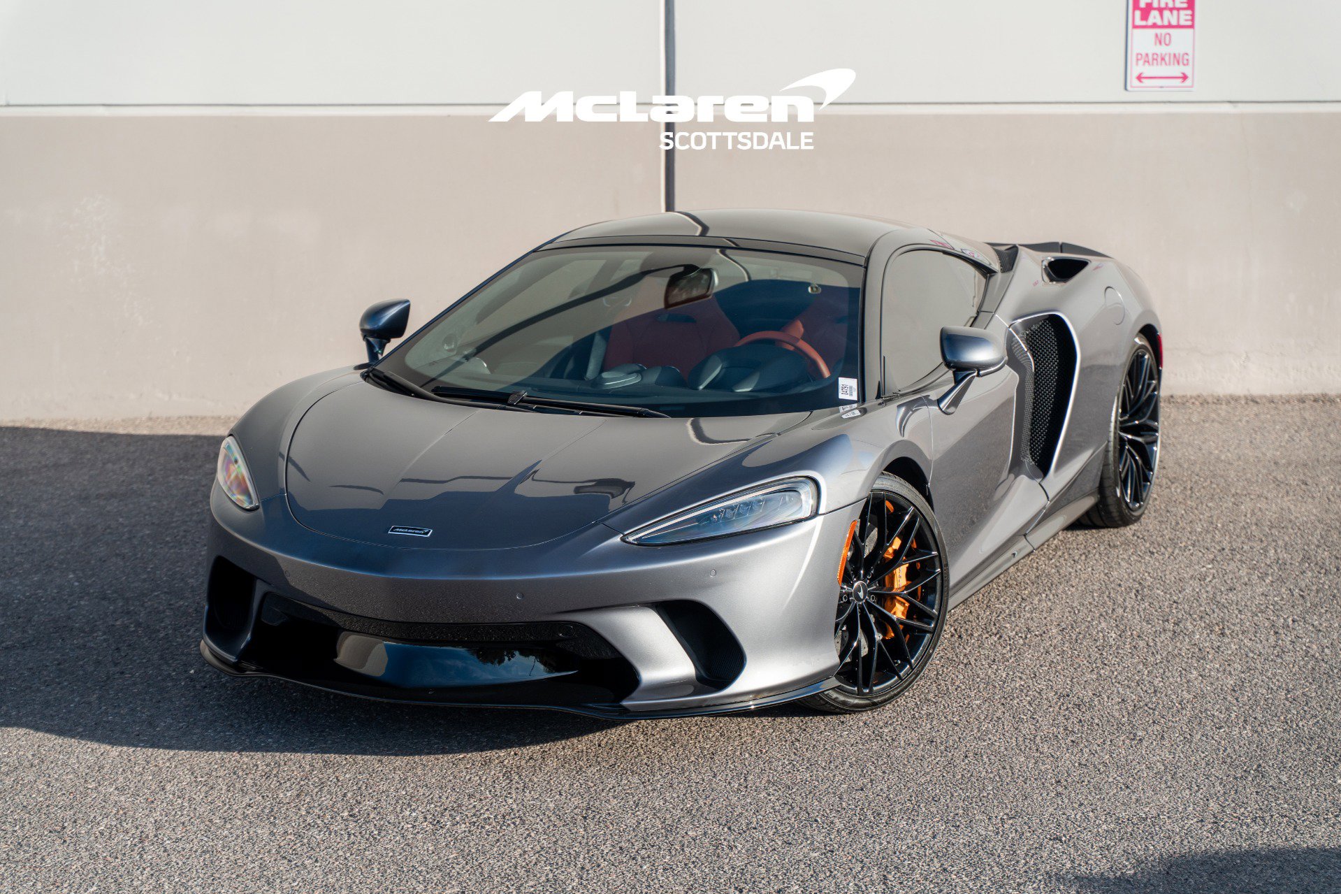 Used 2023 McLaren GT image 1
