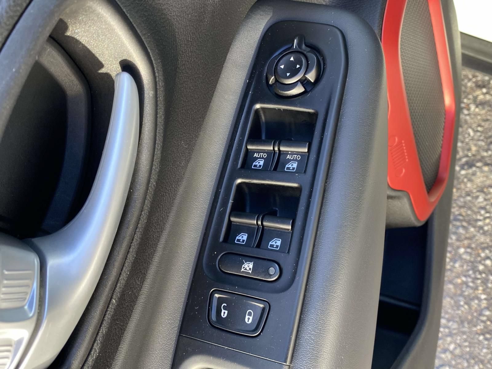 Used 2023 Jeep Renegade Trailhawk AWD/4WD image 27