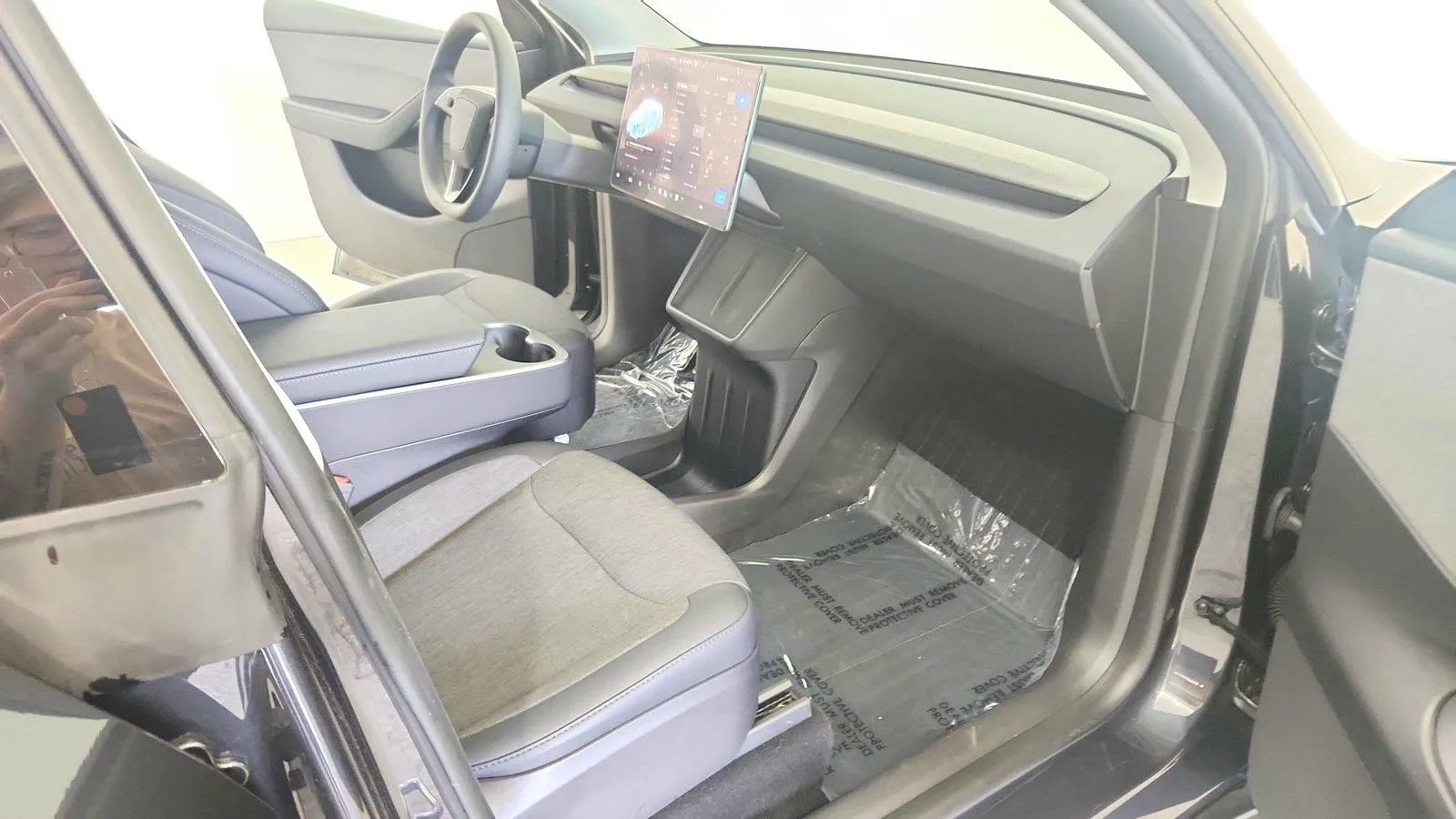 Used 2026 Tesla Model Y 2WD image 29