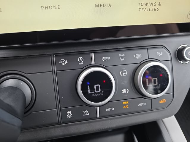 New 2026 Land Rover Defender 110 S AWD/4WD image 17