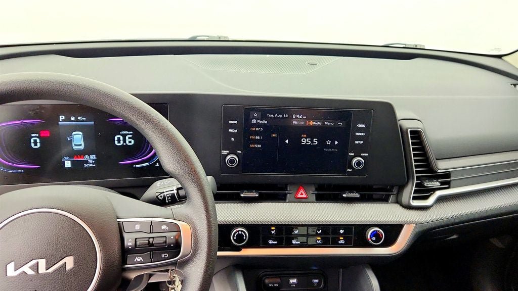 Used 2025 Kia Sportage LX FWD image 15