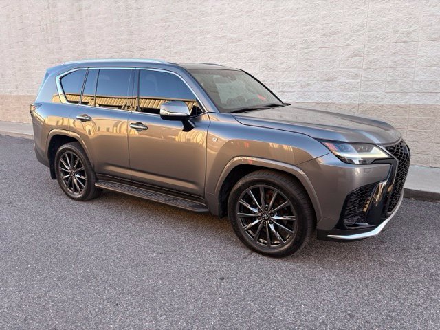 Used 2022 Lexus LX 600 F Sport w/ Accessory Package (Z1) AWD/4WD image 3
