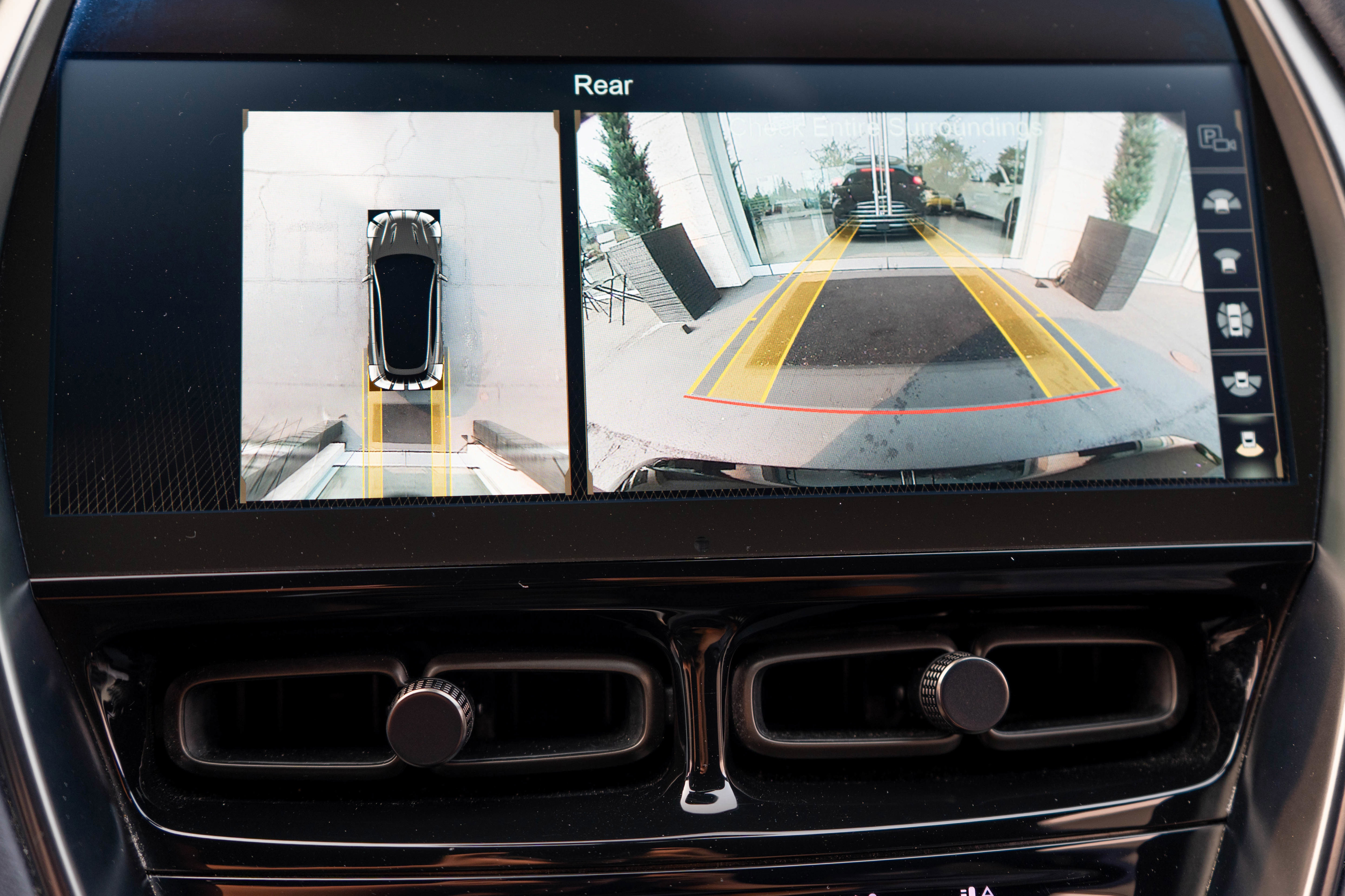 Used 2021 Aston Martin DBX image 20