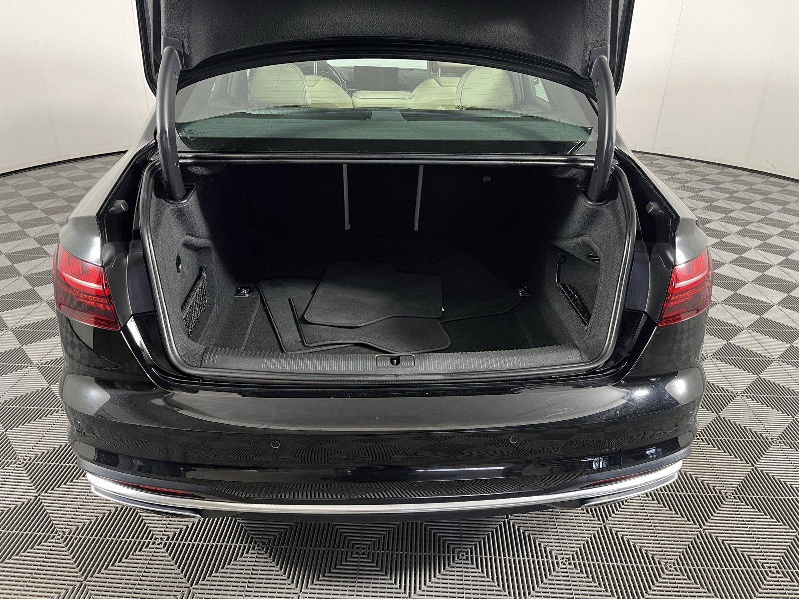 Used 2024 Audi A4 2.0T Premium Plus image 19