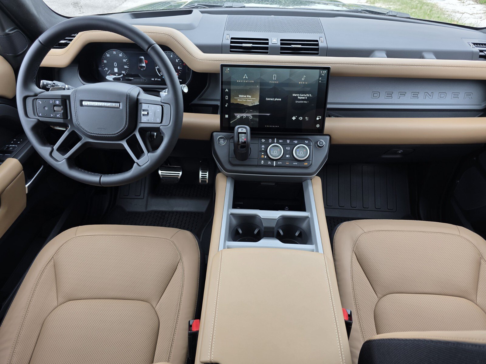 New 2026 Land Rover Defender 130 V8 AWD/4WD image 4