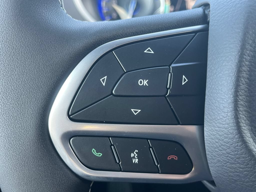 New 2026 Chrysler Pacifica Select FWD image 11