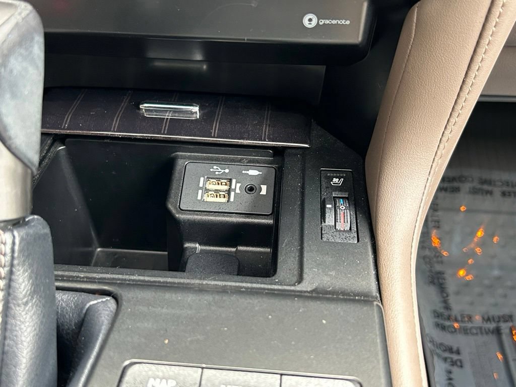 Used 2022 Lexus GX 460 Premium w/ Premium Package AWD/4WD image 24