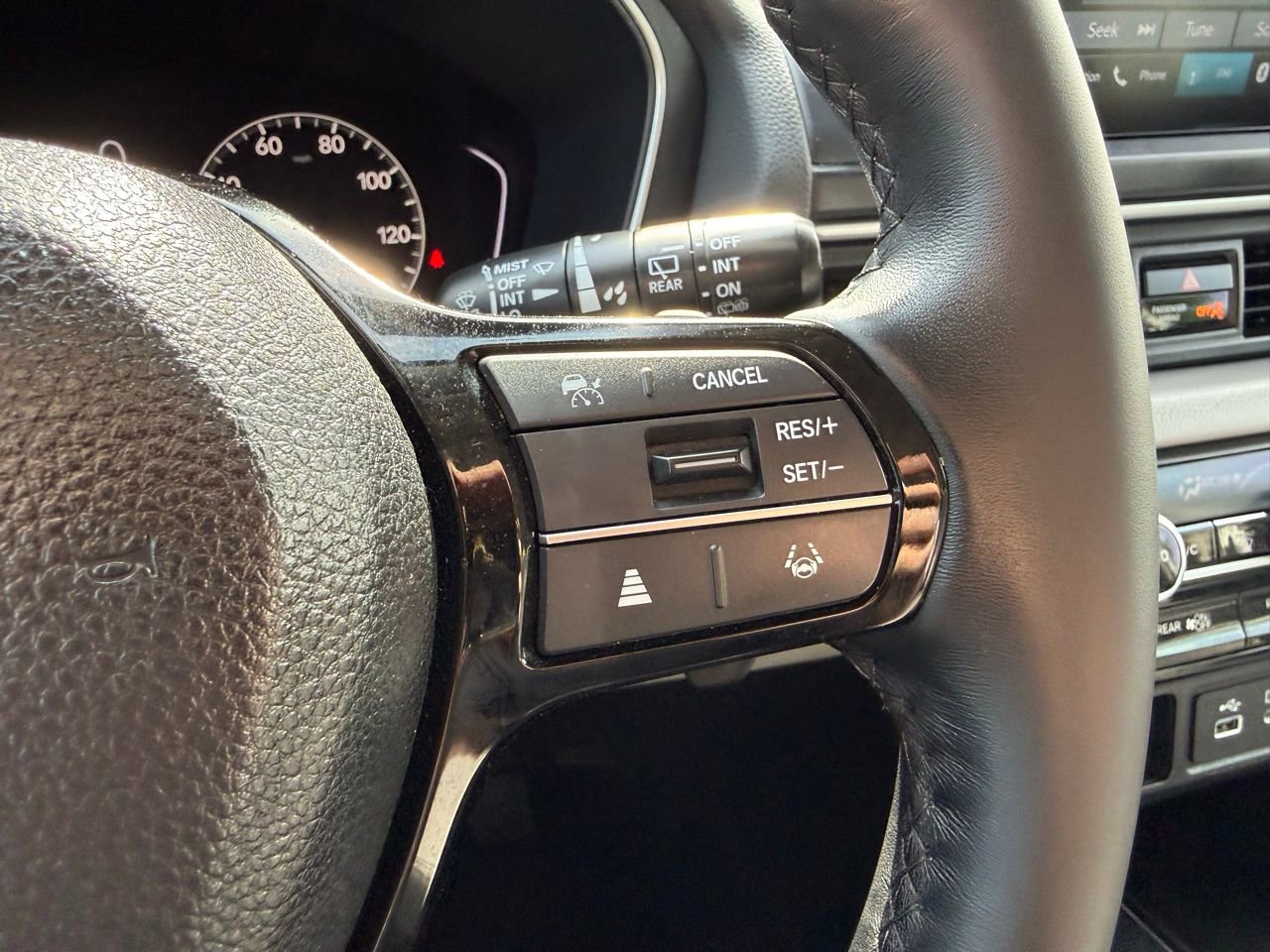 Used 2024 Honda Pilot Touring image 14