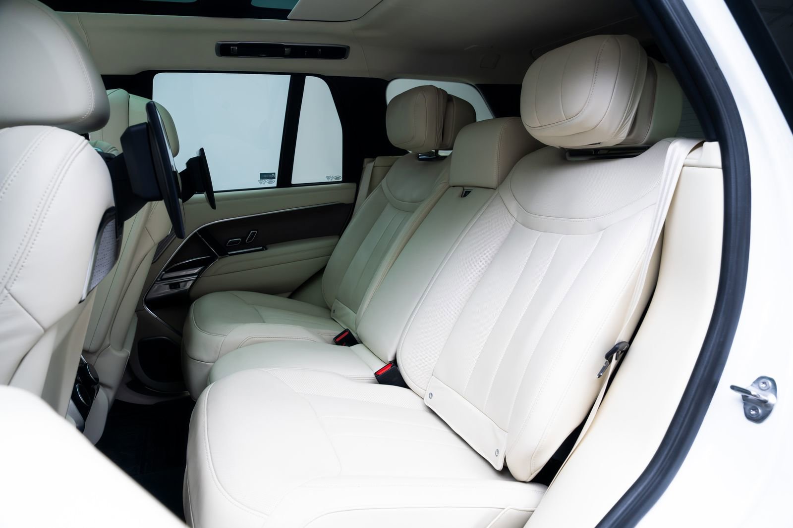 Used 2023 Land Rover Range Rover Autobiography AWD/4WD image 17