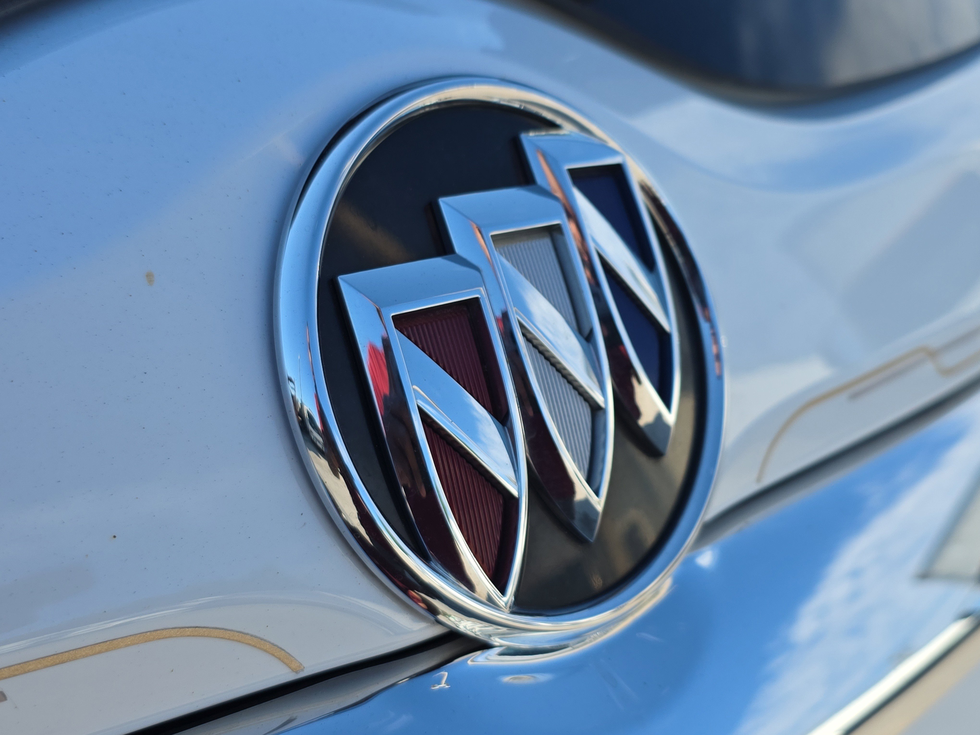 Used 2023 Buick Enclave Essence image 9