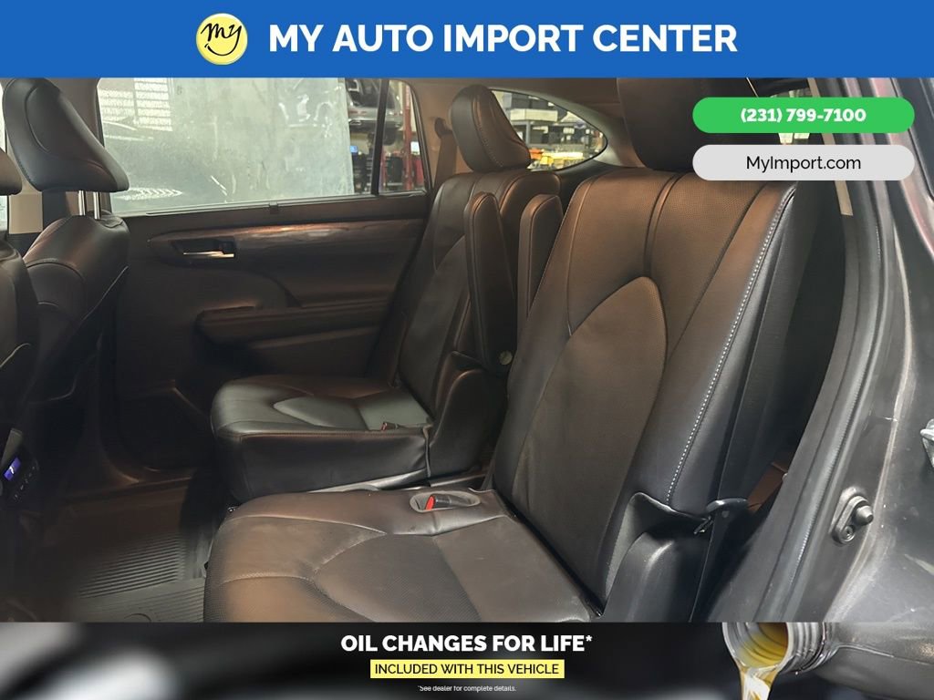 Used 2023 Toyota Highlander Limited image 25