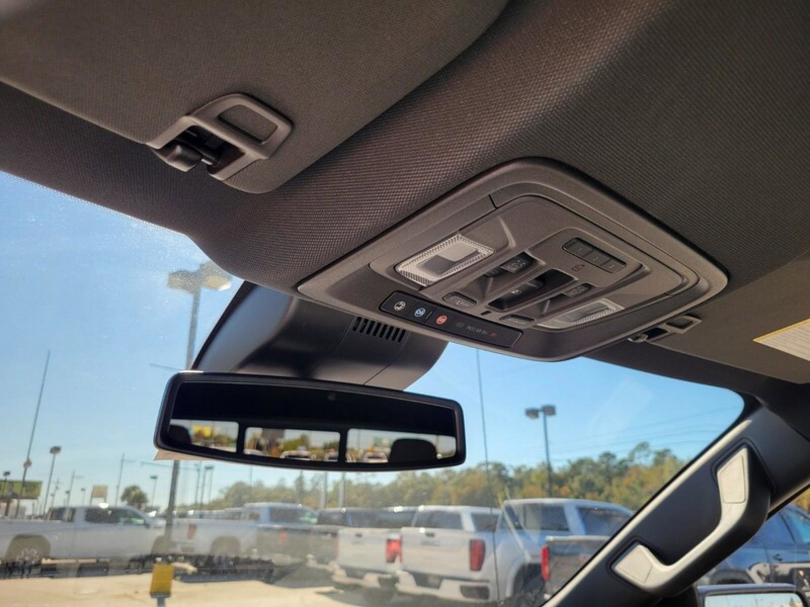 New 2026 GMC Sierra 1500 SLT image 24