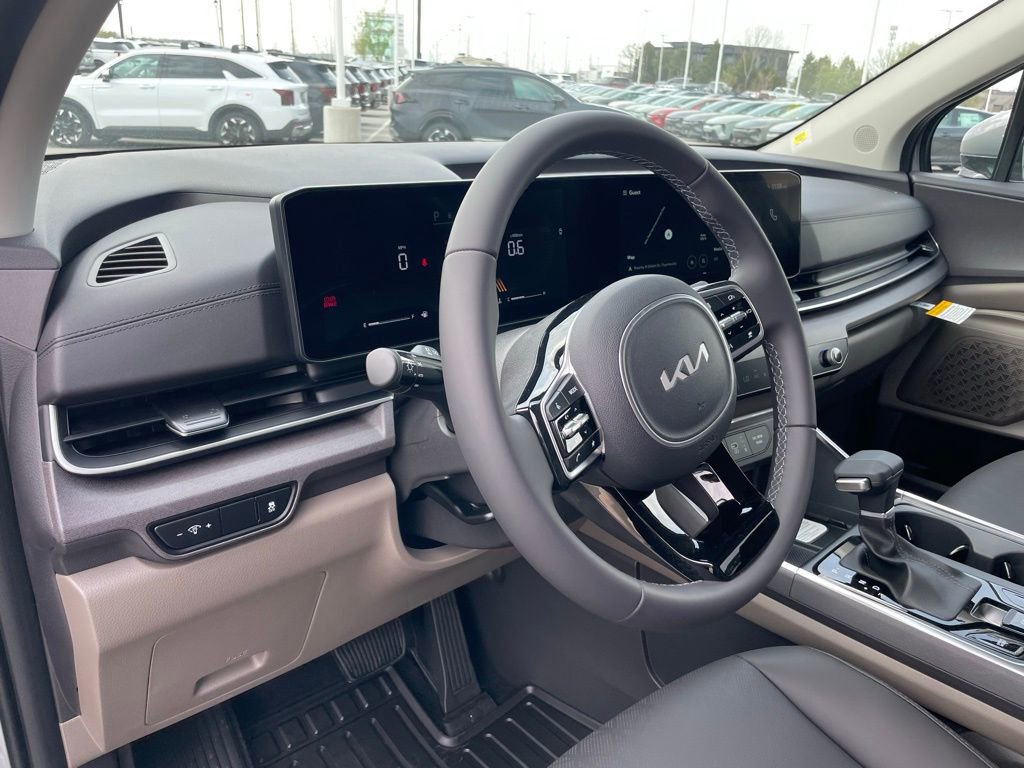 New 2026 Kia Carnival EX image 9