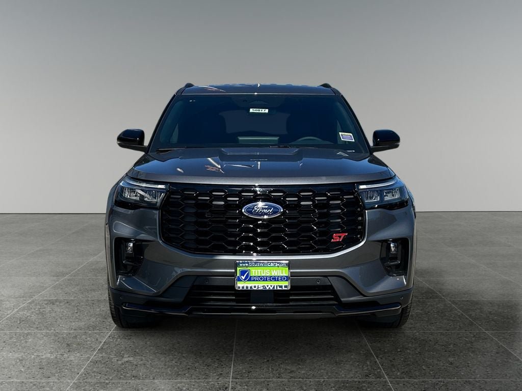 Used 2025 Ford Explorer ST AWD/4WD image 2
