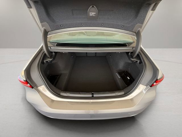 Used 2025 BMW 530i w/ Premium Package image 18