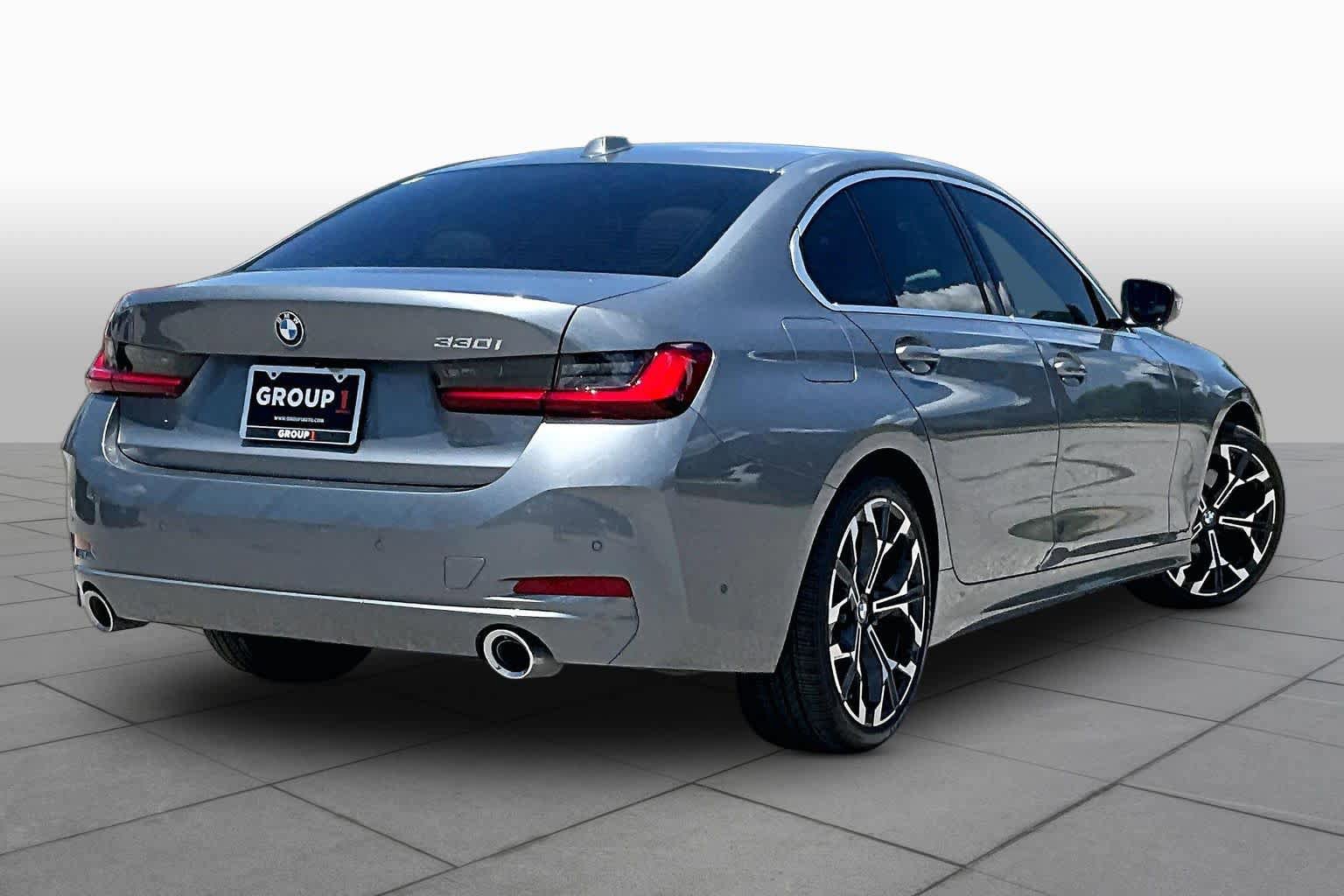 Used 2026 BMW 330i Sedan w/ Premium Package RWD image 12