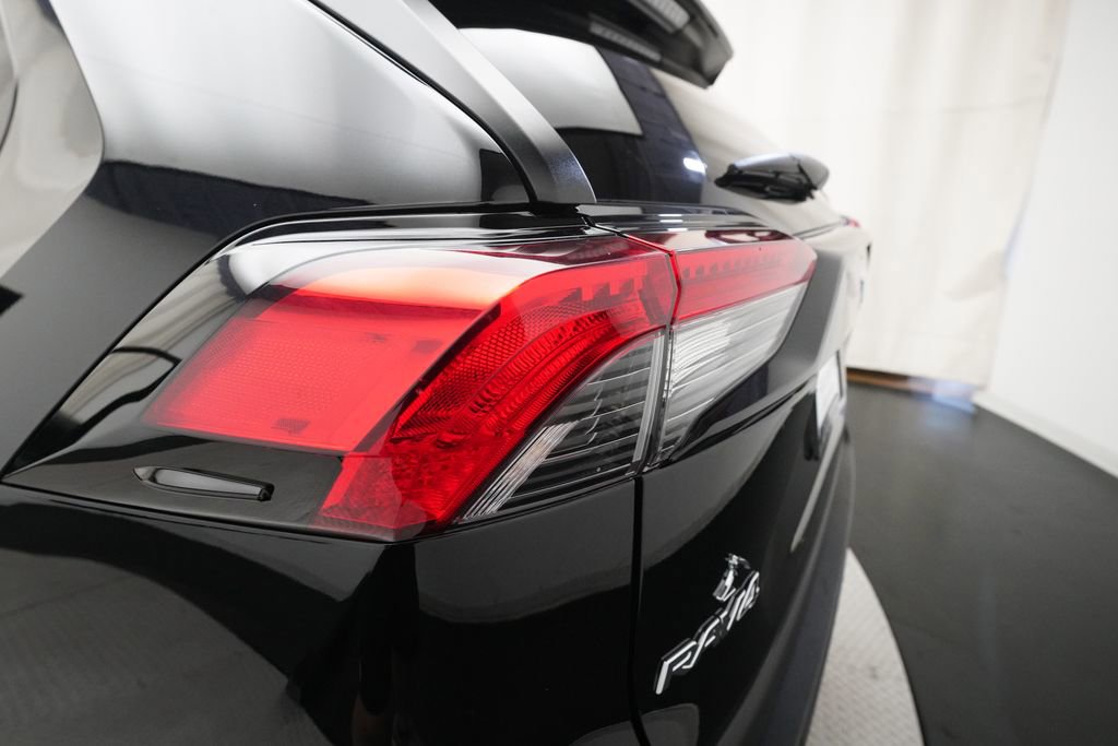 Used 2025 Toyota RAV4 XLE image 30