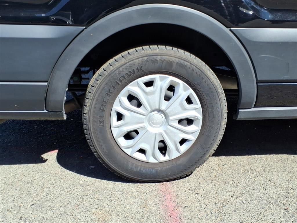 Used 2023 Ford Transit 350 XLT image 21