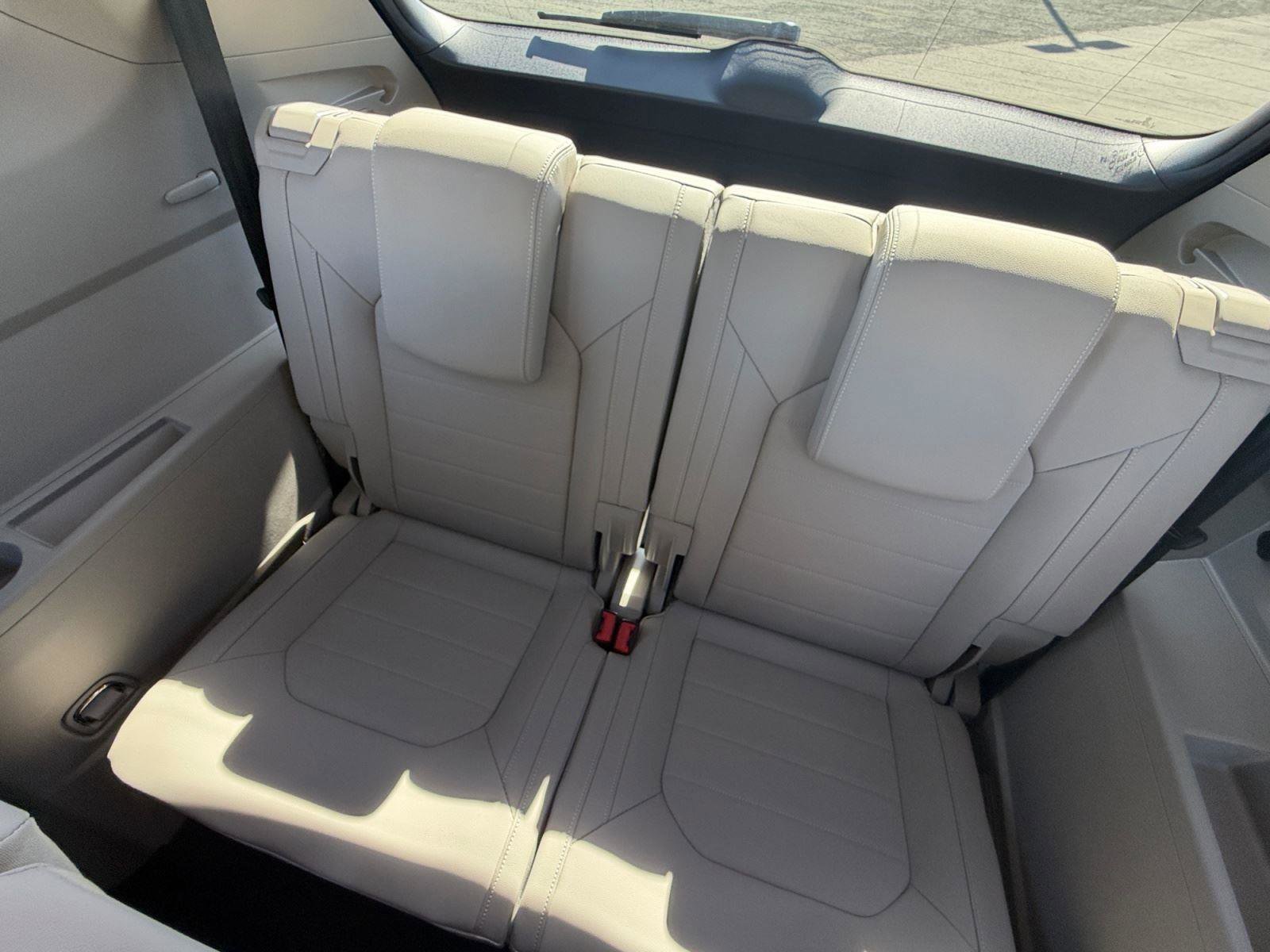 Used 2025 Volkswagen Atlas SEL AWD/4WD image 24