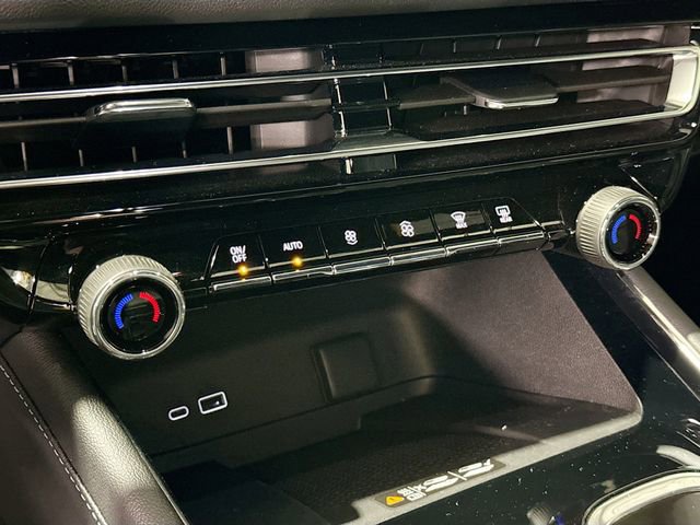 Used 2026 Chevrolet Traverse LT w/ Driver Confidence Package image 15